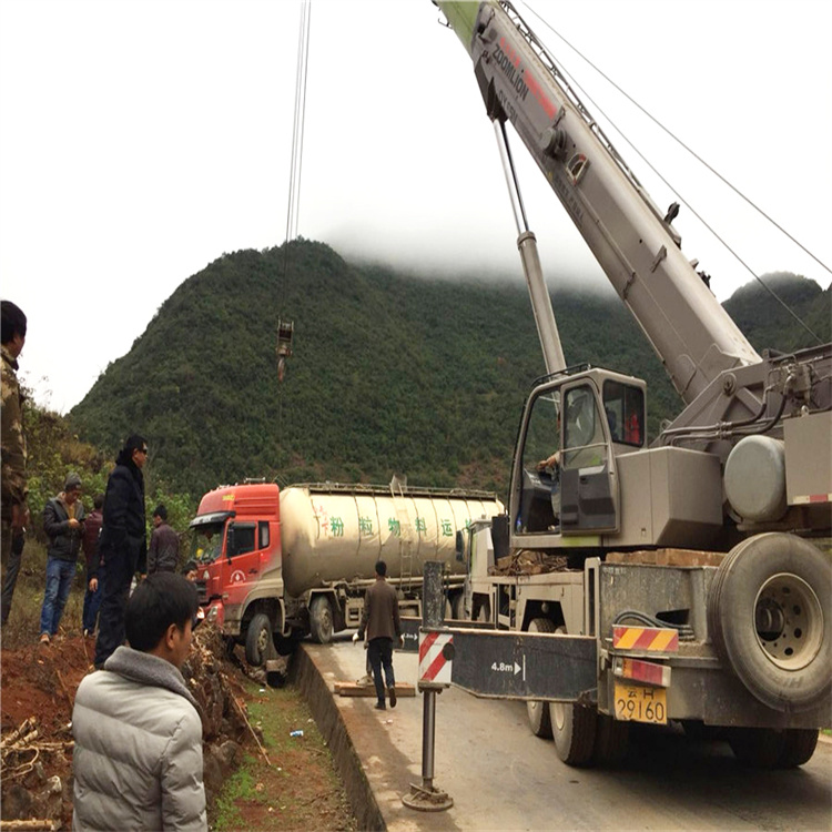 浉河吊车道路救援24小时